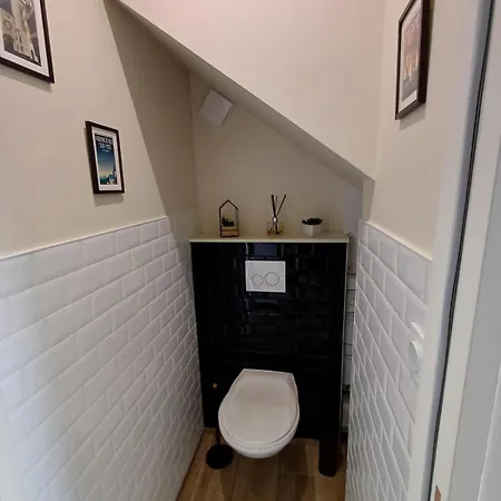 Le Du Monastere Luxe Discret Entre A 5minutes Et Campagne Normande Parking 2 Voitures